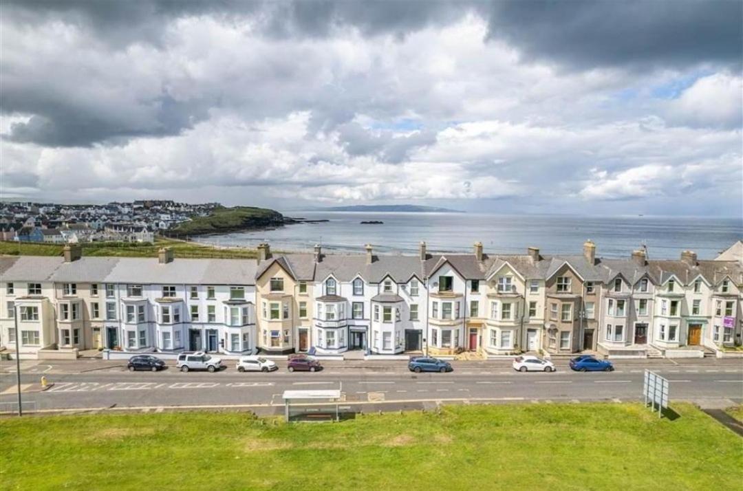 2 Dunluce Green - Portrush By The Sea Екстериор снимка
