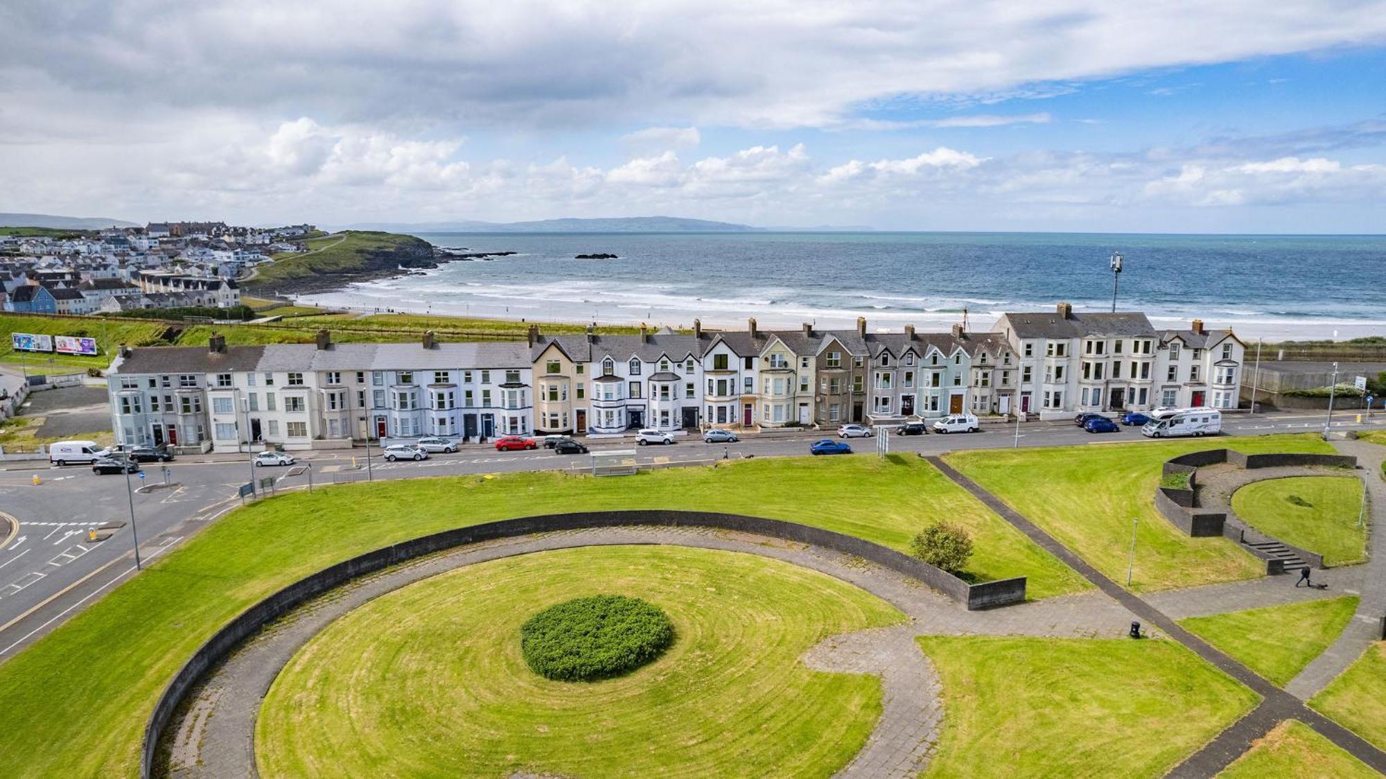 2 Dunluce Green - Portrush By The Sea Екстериор снимка