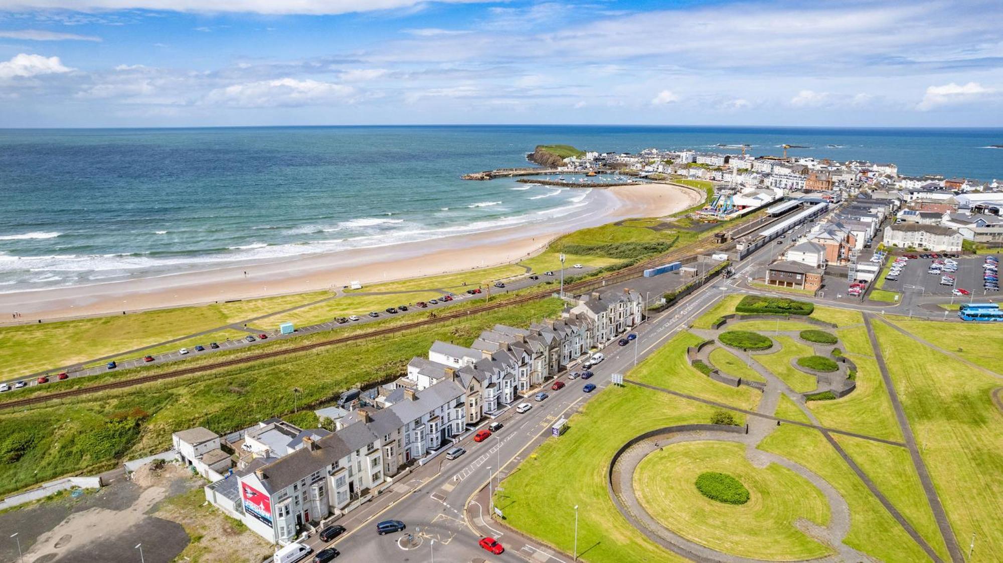 2 Dunluce Green - Portrush By The Sea Екстериор снимка